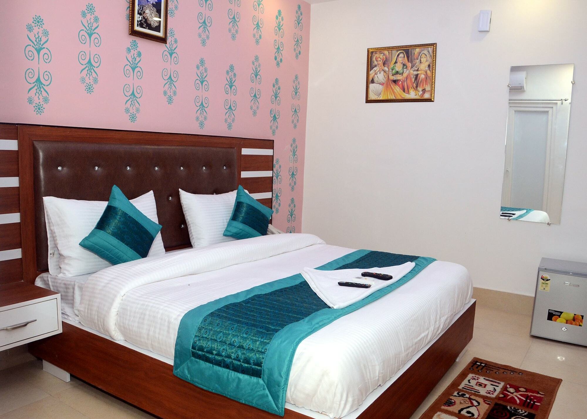 Capital O 13310 Noida Suites Exterior photo